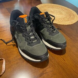 Avia hiking shoes